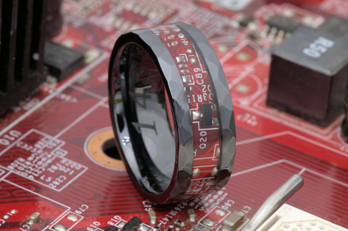 Cybernetic Ember: Faceted Black Ceramic & Circuit Ring - DreamWood Custom