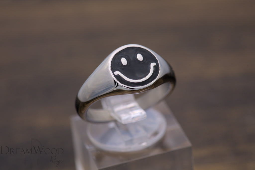 Silver Smiley Face Ring - Dreamwood Rings